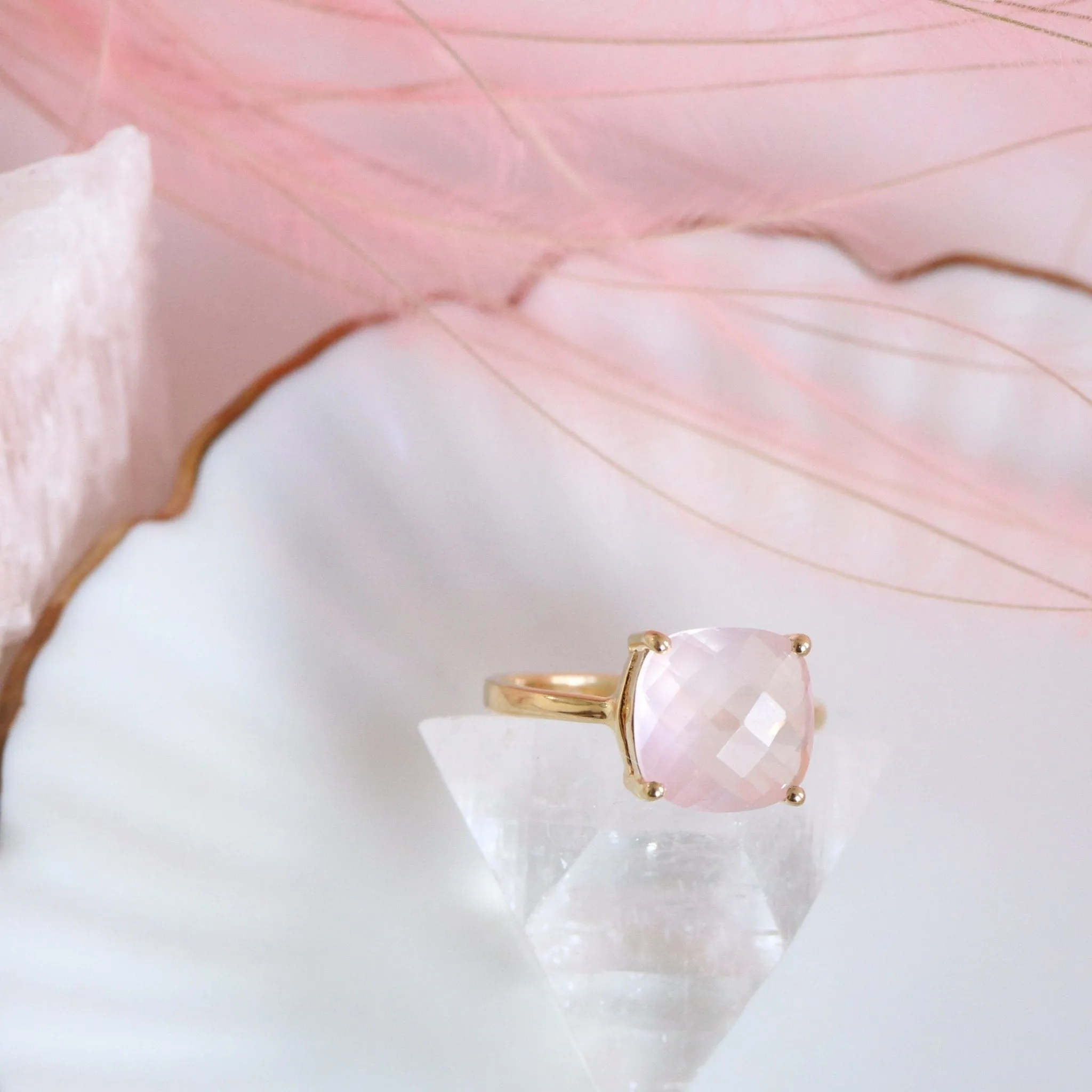 GLEE RING - PINK QUARTZ & GOLD
