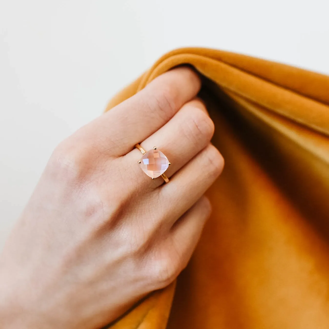 GLEE RING - PINK QUARTZ & GOLD