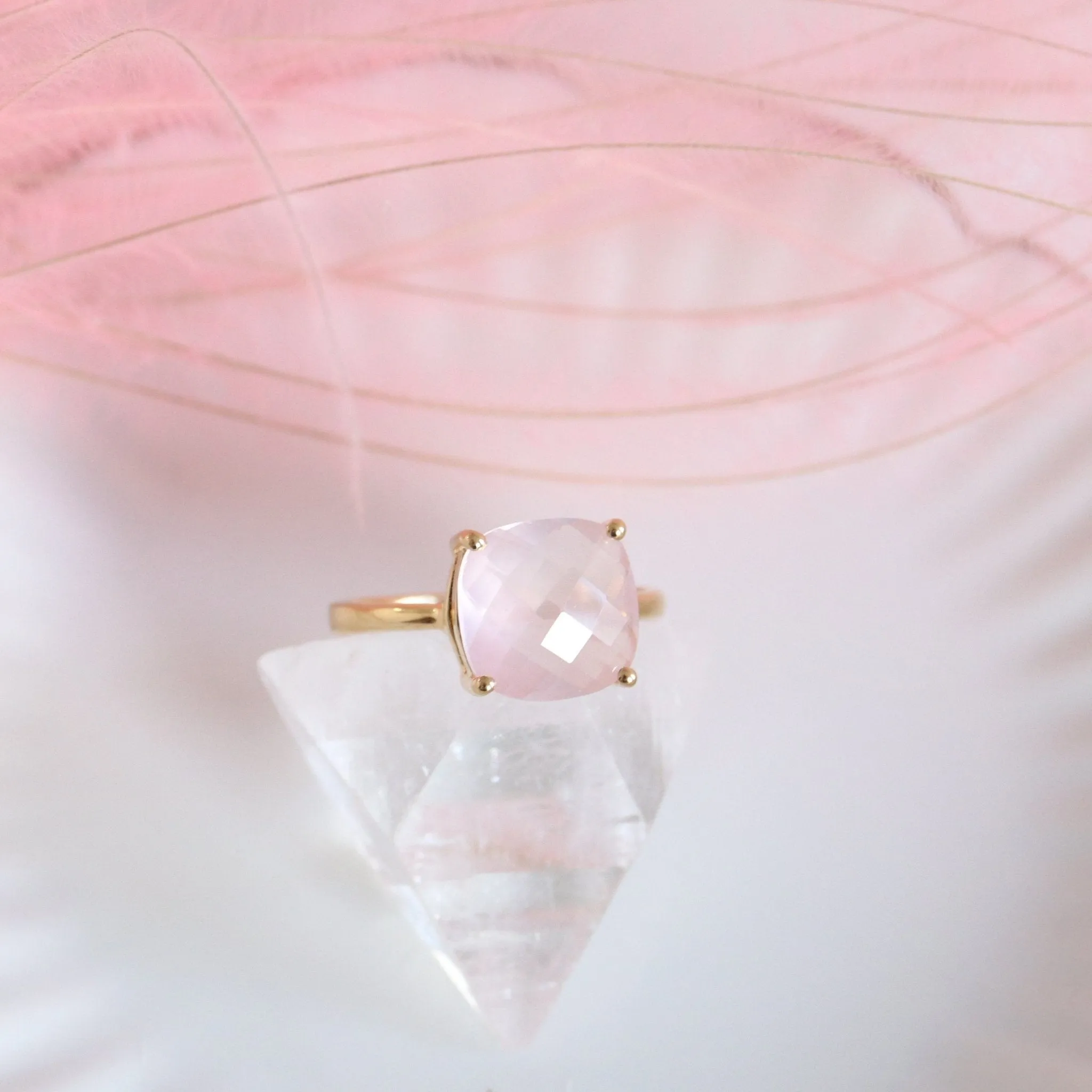GLEE RING - PINK QUARTZ & GOLD