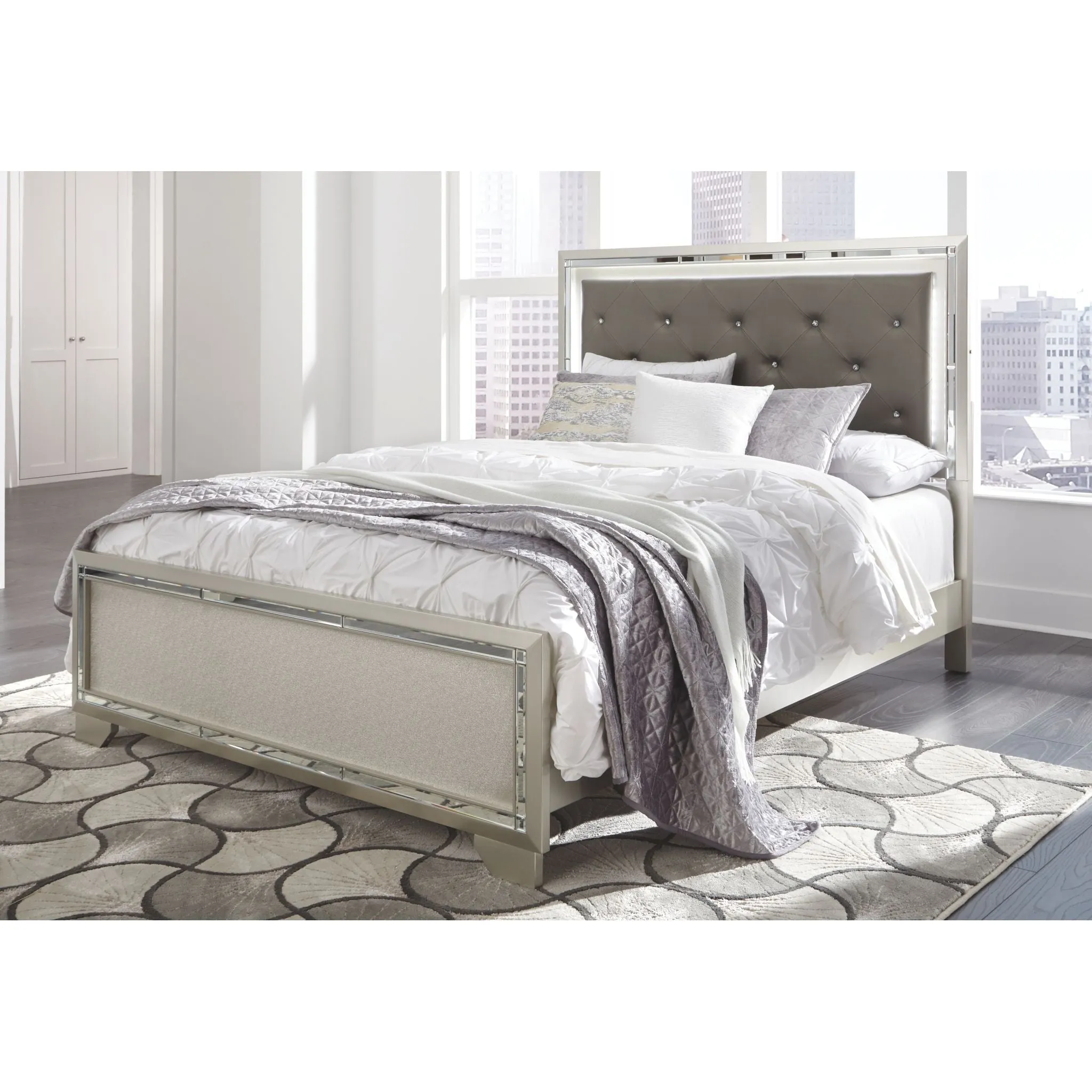 Lonnix 3 Piece Queen Panel Bed